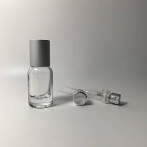 Flacon de parfum cylindrique transparent vide de 10 ml, format voyage mini, capacité 30 ml, <span class=keywords><strong>avec</strong></span> pulvérisateur à pompe, sérigraphié - Product Image 4