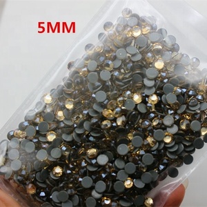 Yantuo Pujiang พลอยเทียมกระจกแบบหลวมติดกาวที่แข็งแรงแผ่น Ss10 SS20สีทองเงาสีทองขายส่ง - Product Image 1