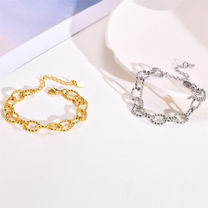 Pulsera de Cadena con Eslabones en Espiral de Acero Inoxidable Chapado en Oro de Alta Calidad para Mujer - Product Image 3