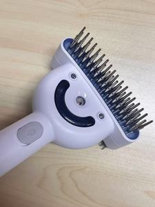 Pettine Professionale per Massaggio Animali con Spray Bilaterale e Due Livelli di Vapore, con Punte Arrotondate per una Toelettatura Senza Grovigli e Senza Dolore - Product Image 2