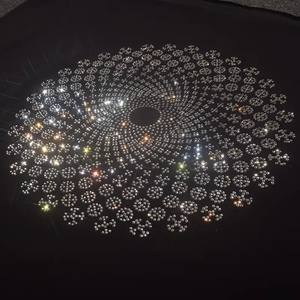 フェスティブ サークル ファッション ホットプレス パターン クリスタル ステッカー DIY 衣類用 アイロン接着 ラインストーン 熱転写 キラキラ アップリケ - Product Image 1