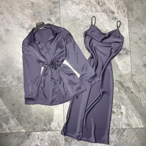 ชุดลำลองสไตล์ตะวันออกกลาง ผ้าซาตินประดับดอกไม้ เสื้อผูกโบว์ กระโปรงทรงเอ ชุดเซ็ต 2 ชิ้น แฟชั่นสำหรับผู้หญิง - Product Image 3