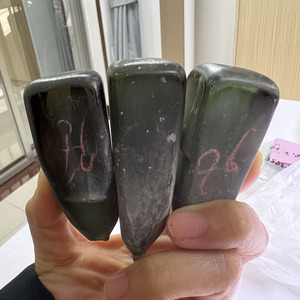 Material de Piedras Preciosas en Bruto Sin Cortar 149 #   Espinela Sintética en Bruto para la Fabricación de Joyas con Piedras Sueltas - Product Image 2