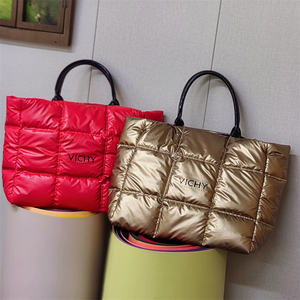 Nuevo diseño de gran capacidad de moda de nailon bolso de hombro hinchado acolchado bolso de mano acolchado para mujer - Product Image 2