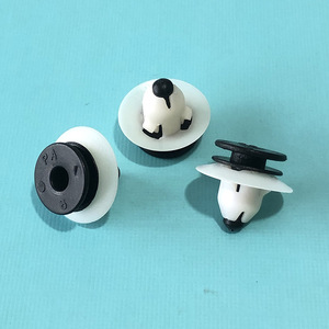 Volvo <b>Car</b> <b>Clip</b> 30653441 For C70 XC60 XC70 XC90 Floor Tray Trunk Trim Fastener - Product Image 3
