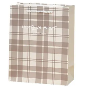 China supplier wholesale luxury custom English plaid business gift phone clothing tie exquisite bag gift paper bag