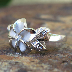 Anello Vintage Francese con Fiore e Cristallo per Donne, Accessorio Minimalista ed Elegante per Uso Quotidiano - Product Image 3