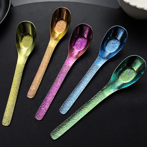 Cuillère en titane pur avec manche martelé, motif fleur de glace cristallisée colorée, cuillère à thé pour fêtes - Product Image 1