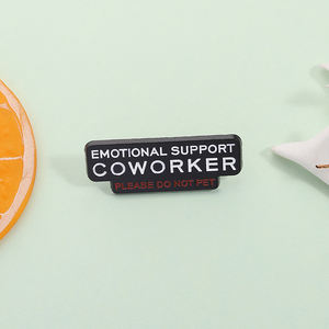 भावनात्मक समर्थन सहकर्मी एनमेल पिन कृपया मजाकिया उद्धरण ब्रोच लैपल बेज गहने उपहार थोक स्टॉक - Product Image 2