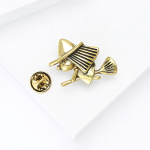 Broche Creativo y Lindo de Metal Chapado <span class=keywords><strong>en</strong></span> Oro con Diseño de <span class=keywords><strong>Bruja</strong></span> Voladora <span class=keywords><strong>en</strong></span> <span class=keywords><strong>Escoba</strong></span> para Accesorios de Joyería de Moda - Product Image 4