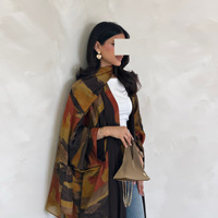 Abaya ouverte en mousseline imprimée avec hijab pour femme, ensemble deux pièces ample et fluide style kimono maxi, tenue musulmane