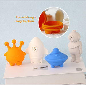 Arroseur en silicone personnalisé de dessin animé mignon pour les bébés et les tout-petits jouant à la baignoire - Product Image 6
