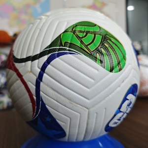 Balón de Fútbol Personalizado de Alta Gama 2026, Talla 5, en Cuero PU para Adultos, con Costuras de Goma, Modelo Interior/Exterior - Product Image 6