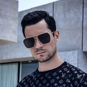 Lunettes de soleil polarisées carrées pour hommes et femmes, style pilote à double pont, avec logo personnalisé, idéales pour la conduite - Product Image 1