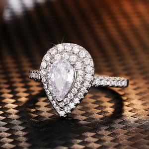 Anello Nuziale Classico a Goccia per Donne, Gioiello da Dito Scintillante e Creativo alla Moda - Product Image 3