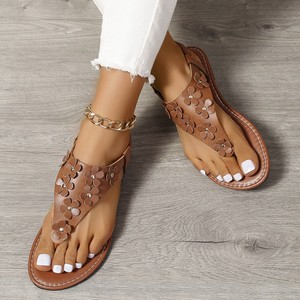 Women's Summer Large Hollow Toe Clip Fashion Flat Bottom Elastic Band Outdoor Beach Sandals Slippers - Product Image 2