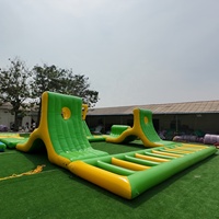 Parc aquatique gonflable géant en PVC vert et jaune pour lac et plage, parc de jeux aquatiques flottant extérieur