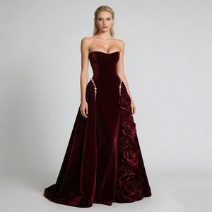 <span class=keywords><strong>Abito</strong></span> da Sera di Lusso da Donna in <span class=keywords><strong>Velluto</strong></span> <span class=keywords><strong>Bordeaux</strong></span> Senza Spalline con Decorazioni 3D di Rose e Perle - Product Image 1