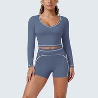 Set Yoga Wanita 2 Potong Terbaru dengan Detail Kontras, Atasan Crop Lengan Panjang dan Celana Pendek Pinggang Tinggi untuk Olahraga dan Latihan