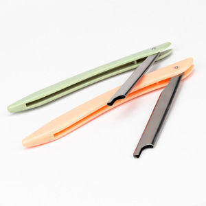 Folding eyebrow trimmer <b>holder</b>, <b>makeup</b> artist's eyebrow shaving and trimming blade, <b>makeup</b> and beauty tools wholesale, eyebrow - Product Image 2