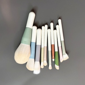 10 adet hotsell ahşap saplı benzersiz mini seyahat tipi makyaj fırçası set çocuklar için boyutu bej pembe kozmetik alet setleri - Product Image 2