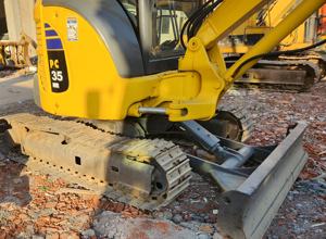 Excavadora Hidráulica de Cadenas Komatsu PC35 de 3.5 Toneladas, de Segunda Mano, Importada de Japón, para Uso Agrícola y Doméstico, con Retroexcavadora, Suministro de Fábrica - Product Image 2