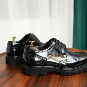 Chaussures en cuir brogue de style britannique pour hommes, doublure en cuir de vache véritable, motif sculpté, semelle épaisse, chaussures habillées formelles et décontractées - Product Image 5