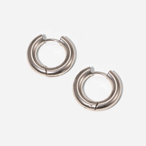 Boucles d'oreilles créoles unisexes en acier inoxydable plaqué or 14 carats, design simple et tendance pour femmes, vente en gros - Product Image 1