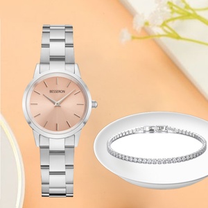 Ensemble de montres-bracelets de luxe pour femmes et hommes, en acier inoxydable doré, à quartz, style antique, pour affaires, marque privée - Product Image 4
