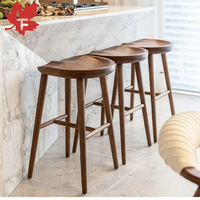 Chaise de bar et tabouret de comptoir en bois massif de chêne, couleur naturelle, design traditionnel, pour la maison, le bureau et les cafés.