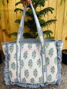 Bolso tote de algodón azul marino y blanco con volantes bordados, bolsos de hombro, bolso acolchado para mujer, bolso de mano, bolsos tote hechos a mano - Product Image 2
