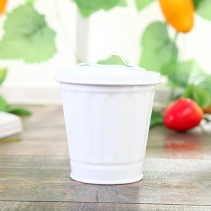 Accesorios para <span class=keywords><strong>Casa</strong></span> <span class=keywords><strong>de</strong></span> <span class=keywords><strong>Muñecas</strong></span> con Logotipo Personalizado, Cubo <span class=keywords><strong>de</strong></span> Basura Pequeño y Bonito <span class=keywords><strong>de</strong></span> 9.5cm, Decoración <span class=keywords><strong>de</strong></span> Mesa, Modelo <span class=keywords><strong>de</strong></span> Cubo <span class=keywords><strong>de</strong></span> Basura <span class=keywords><strong>de</strong></span> Metal en Miniatura - Product Image 4