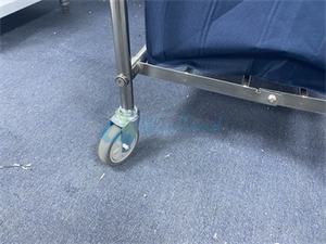 गंदे कपड़े इकट्ठा करने के लिए थोक फोल्डिंग स्टेनलेस स्टील होटल लिनन ट्रॉली - Product Image 3