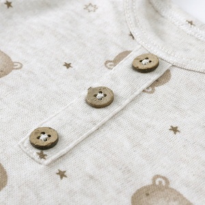Ensemble cadeau Guai Premium en coton biologique pour bébé, robe et couverture de sécurité avec nœud à l'arrière pour nouveau-né - Product Image 4