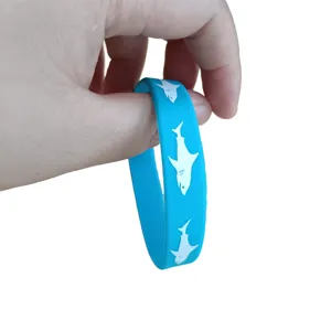 Китай заводская цена Рекламный отпечаток Мягкий индивидуальный логотип Браслет/силиконовые браслеты