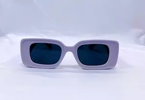 2024 fabrika özel Retro sokak güneş gözlüğü küçük kare çerçeve jöle renk Retro PC malzeme