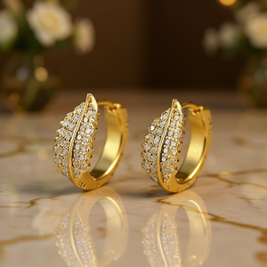 Pendientes de Aro con Plumas Doradas, Oro de 18K, Engaste de Diamantes, Joyería Fina para Uso Diario de Mujer - Product Image 2