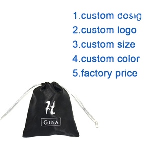 Sac cadeau personnalisé imprimé en satin de soie noir avec doublure en velours et cordon de serrage pour bijoux - Product Image 1