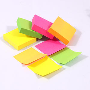 Marque-pages Foska 3,8*3,8 cm Forme carrée 400 feuilles en vrac Notes de page colorées Autocollant pour étudiants, enseignants et personnel de bureau - Product Image 1