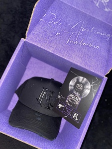 Gorro de Gamuza de Diseñador de Alta Calidad con Ala Ancha y Pedrería Personalizada, Gorra de Béisbol Bordada, Gorro con Logotipo Personalizado CT - Product Image 1