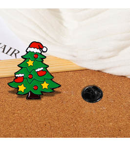 Новинка <span class=keywords><strong>2026</strong></span>: Милый мультяшный брошь-значок в виде рождественской елки, декор для одежды, праздничный значок, мягкая эмалированная брошь на лацкан - Product Image 2