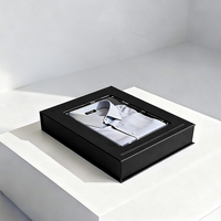 Boîte d'emballage magnétique rigide de luxe noire avec laminage mat, papier double face et fenêtre transparente en PVC pour vêtements/t-shirts