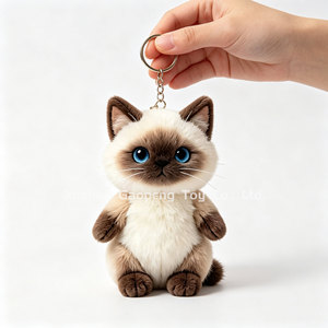 Llavero <span class=keywords><strong>de</strong></span> peluche <span class=keywords><strong>de</strong></span> gato siamés Kawaii OEM ODM, colgante <span class=keywords><strong>de</strong></span> gato suave y esponjoso con <span class=keywords><strong>ojos</strong></span> <span class=keywords><strong>azules</strong></span> realistas, amuleto <span class=keywords><strong>de</strong></span> animal <span class=keywords><strong>de</strong></span> peluche para bolso - Product Image 5
