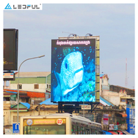 Écran géant LED 3D incurvé à angle droit pour publicité extérieure, personnalisable en différentes tailles