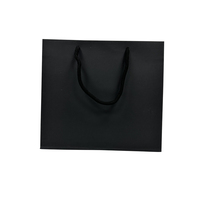 Sac d'emballage personnalisé en papier écologique avec impression offset, laminage, poignée de luxe recyclable pour les sacs de shopping pour vêtements et chaussures