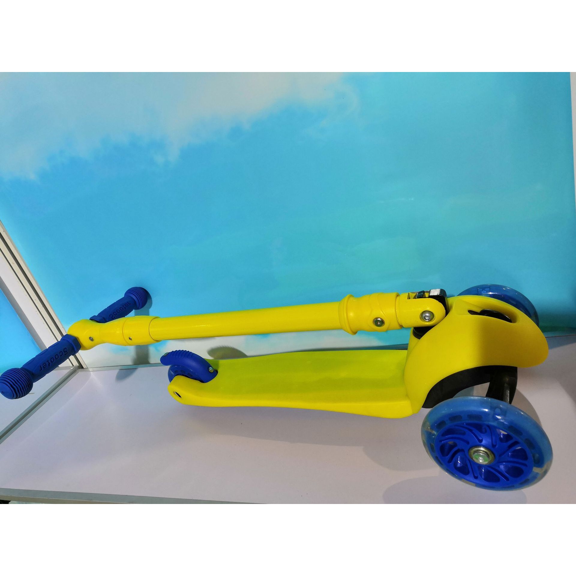 สีเหลือง พับได้