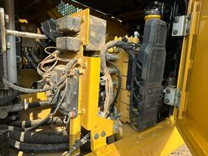 Excavadora Hidráulica Pequeña Original Tipo Oruga 307.5 con Motor Diésel, Pocas Horas de Uso, Capacidad de 7.5 Toneladas - Product Image 3