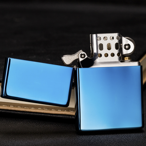 Encendedores de Cigarrillos de Queroseno Metálicos Plateados con Cromado y Patrones de Logotipos Personalizados, Resistentes al Viento, Accesorios para Fumar - Product Image 4