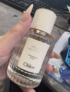 Autocollants personnalisés de haute qualité pour flacons de parfum de luxe, étiquettes en <span class=keywords><strong>vinyle</strong></span> adhésives, autocollants imperméables, adhésifs cosmétiques - Product Image 3