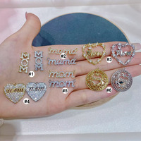 CZ9142 Dainty 18k Gold Diamond CZ Micro Pave Lettre Mots Kiss Amore Baby Mama LOL Spiritual Charms Pendentif pour la fabrication de bijoux